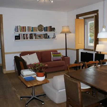 Castro Beach House * סינטרה